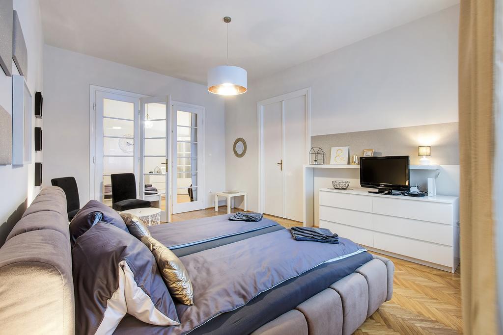 Brighthome Castle District بودابست المظهر الخارجي الصورة